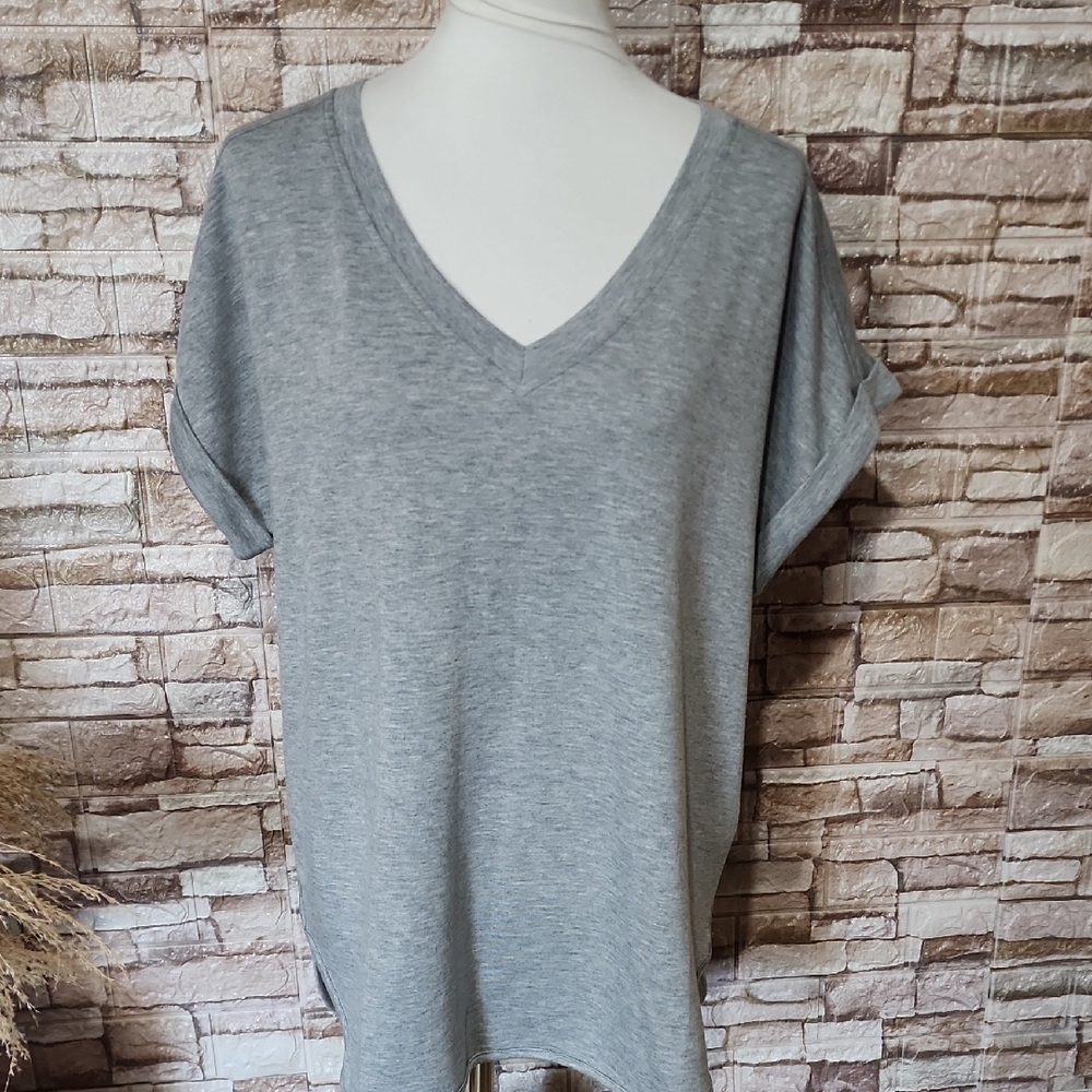 Cupio Brand New Gray V-Neck Women's Top